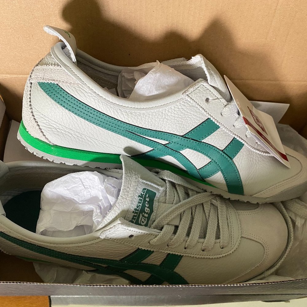 Onitsuka Tiger MEXICO 66 in Glacier Grey/Edible Moss (womens size 7)